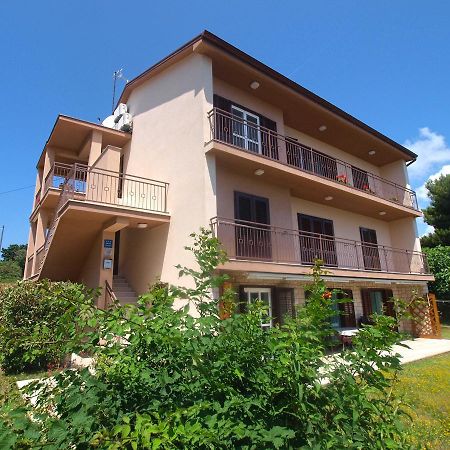 Apartments Lada 1217 Premantura Zewnętrze zdjęcie